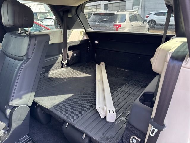 Used 2023 Land Rover Range Rover Long Wheelbase SE image 22