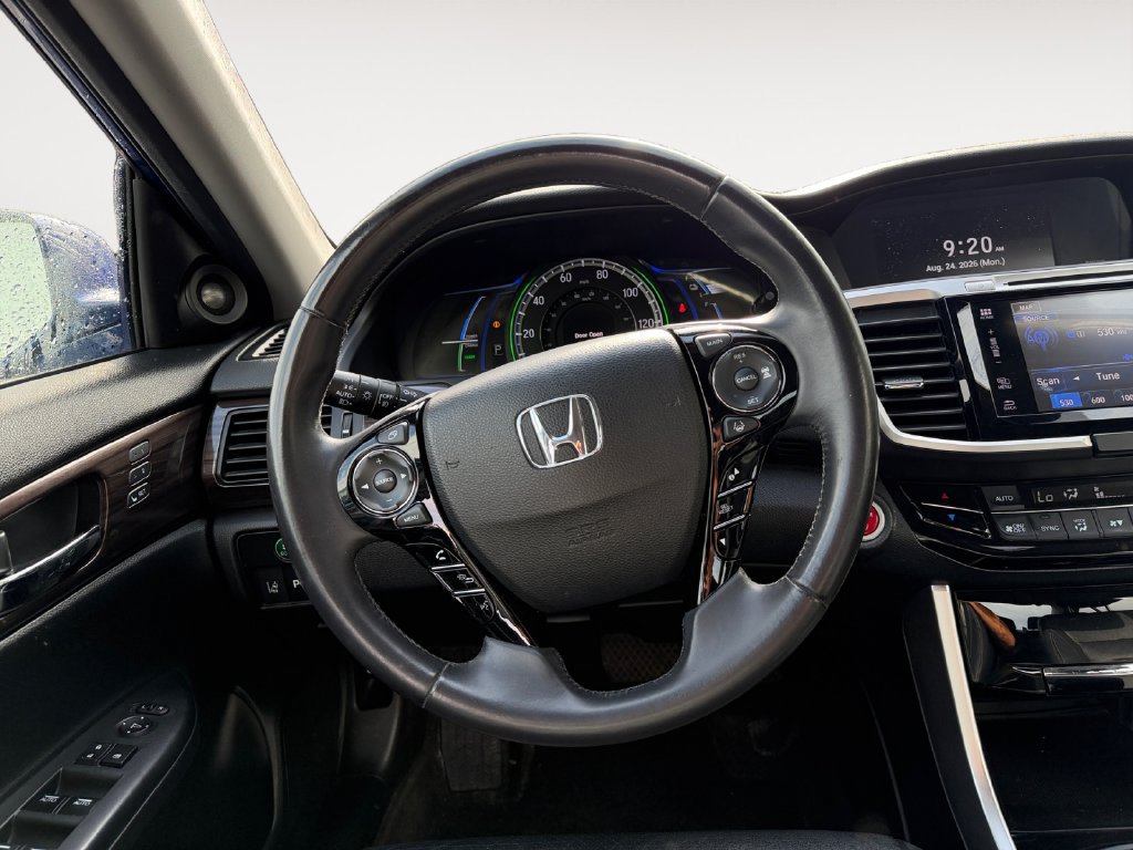 Used 2017 Honda Accord Touring image 12