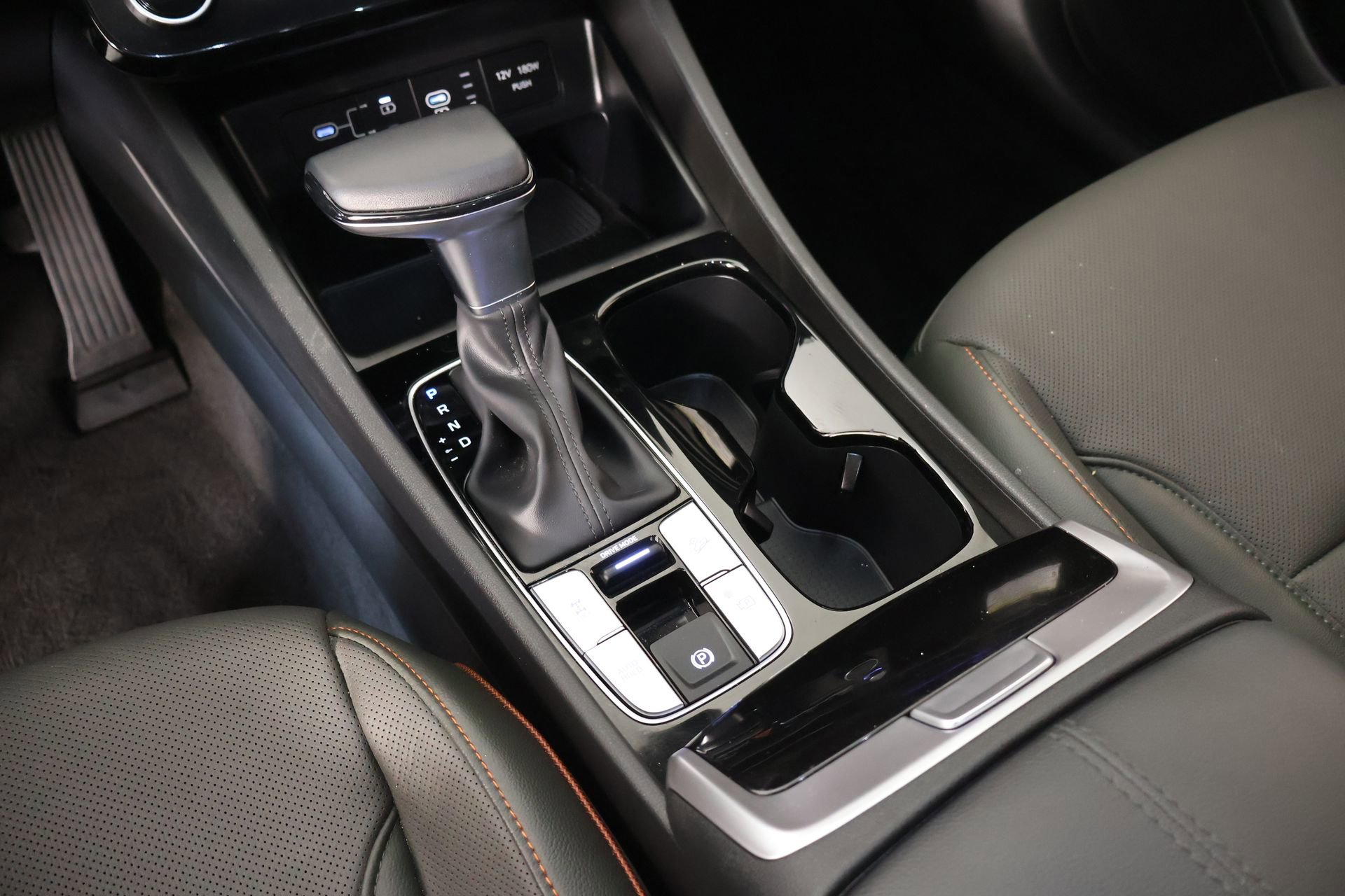 Certified 2025 Hyundai Santa Cruz Limited image 8