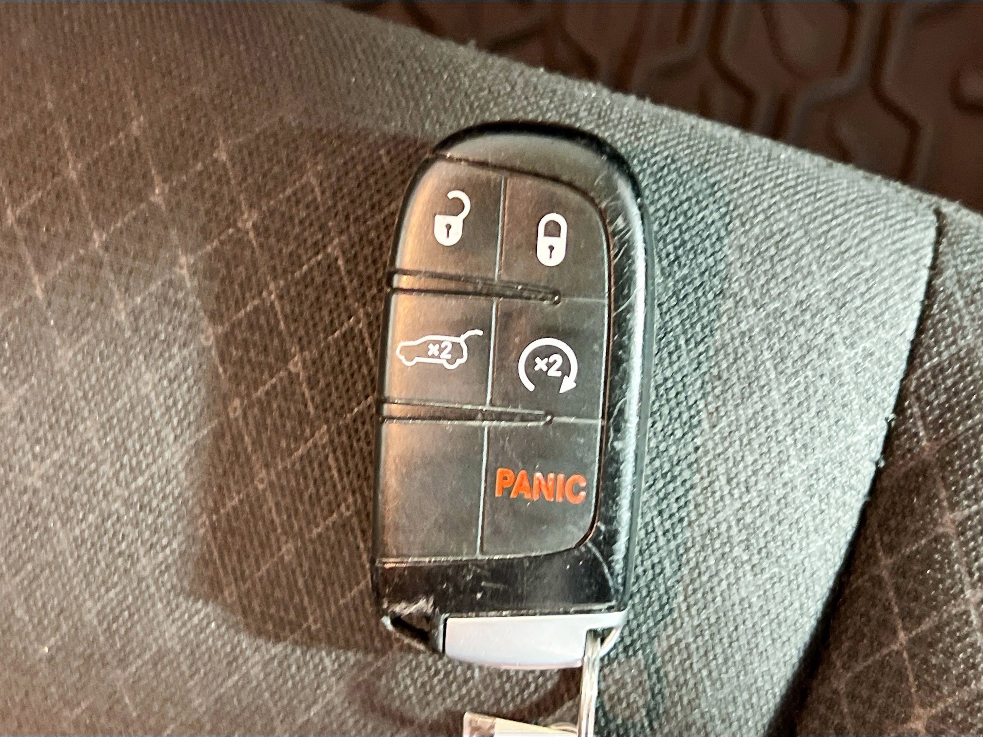 Used 2019 Jeep Grand Cherokee Laredo AWD/4WD image 36