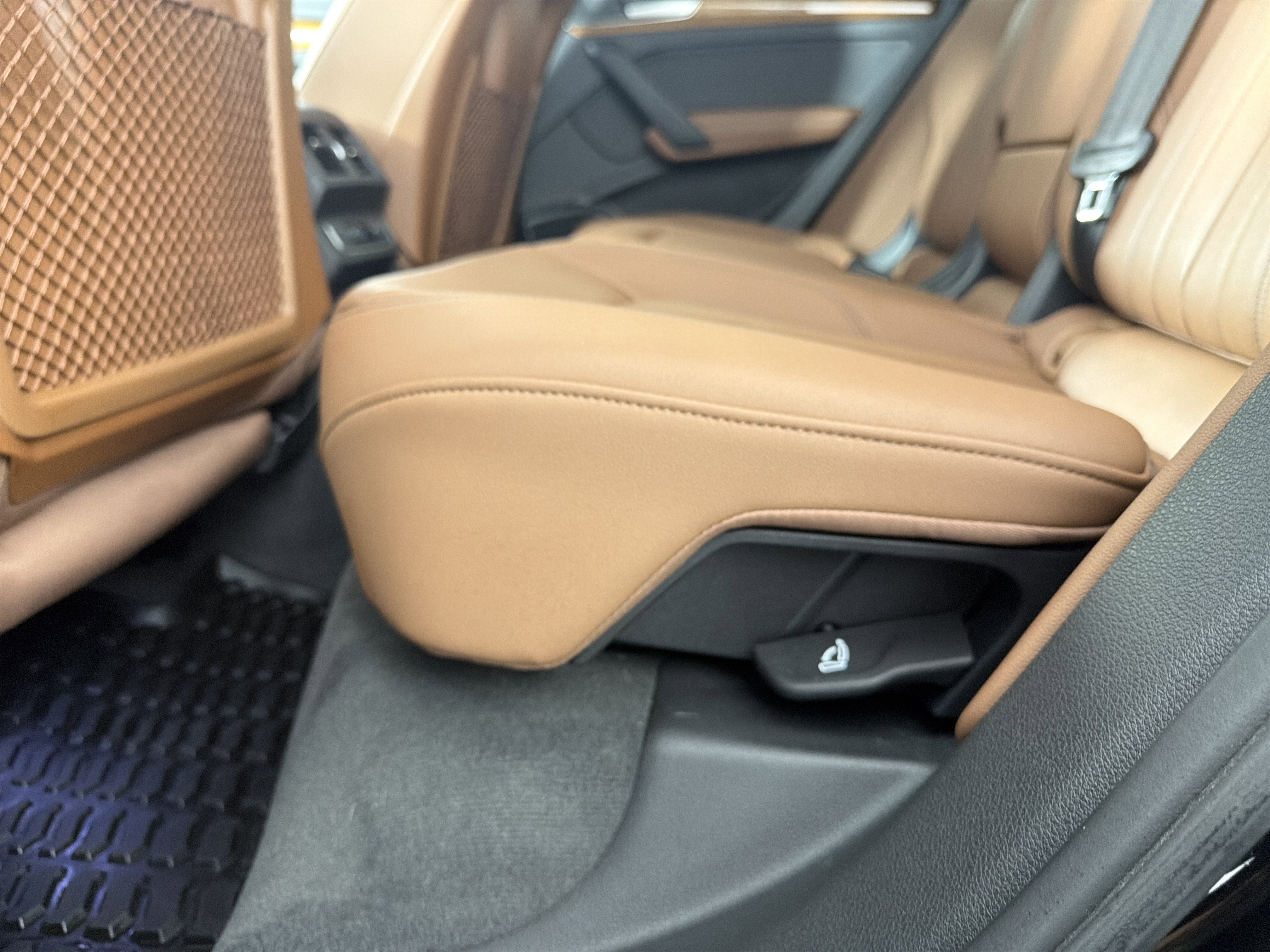 Used 2021 Audi Q5 e Premium Plus w/ Premium Plus Package image 15