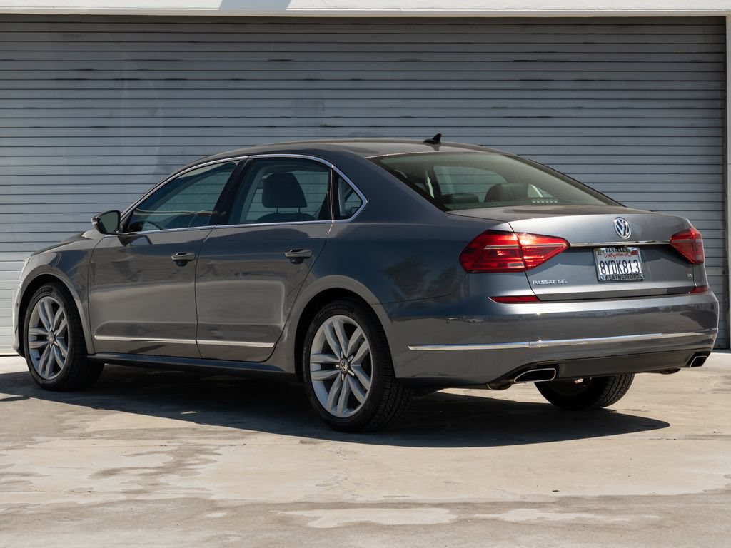 Used 2016 Volkswagen Passat 3.6 SEL Premium FWD image 9