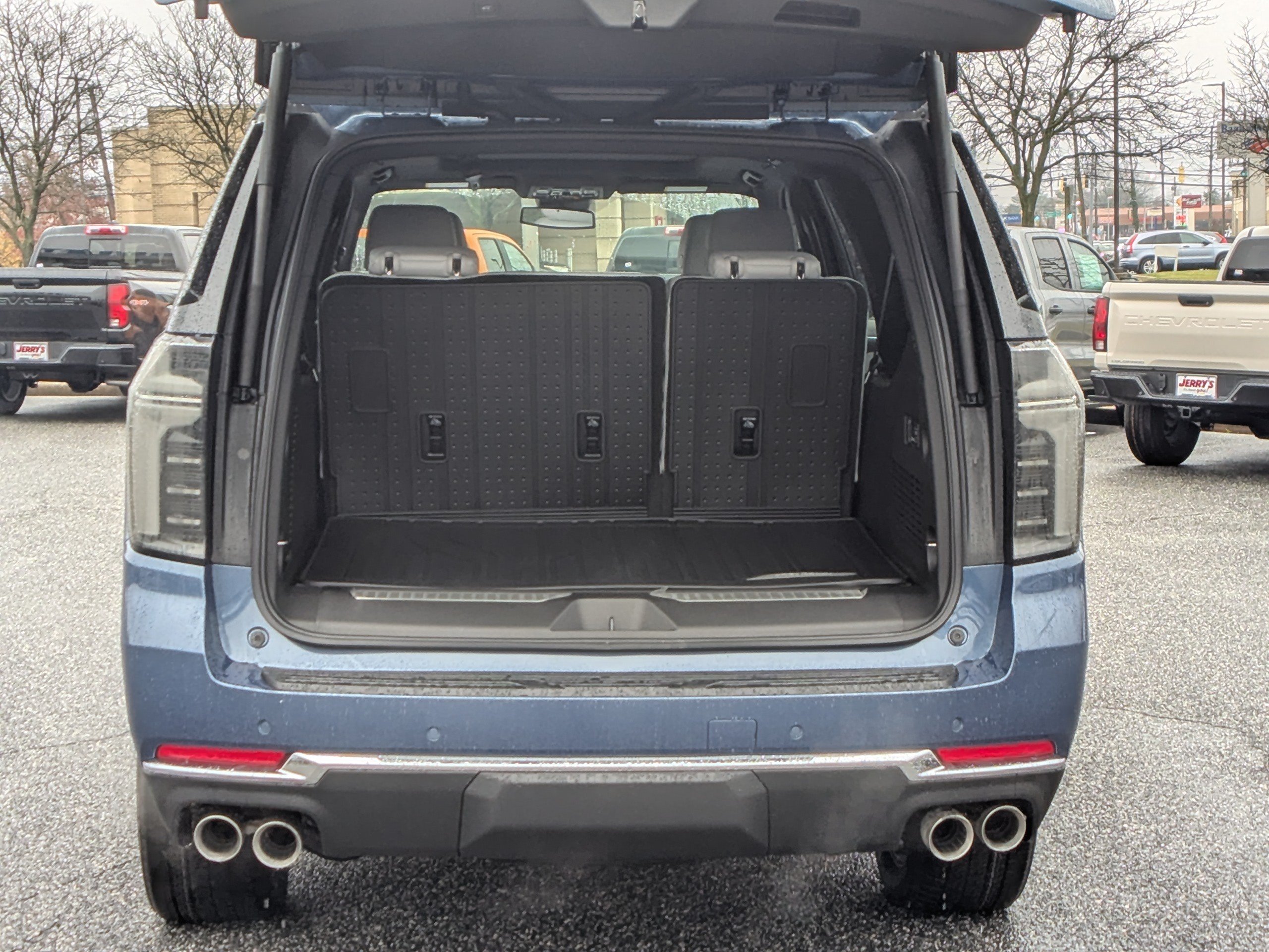 New 2026 Chevrolet Suburban Premier w/ Sun And Tow Package AWD/4WD image 7