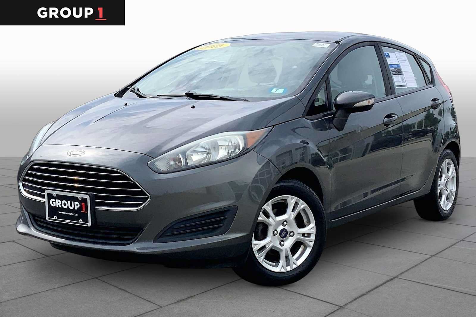 Used 2016 Ford Fiesta SE w/ Cold Weather Package FWD image 1