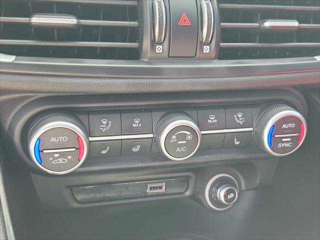 Used 2023 Alfa Romeo Giulia Veloce RWD image 27