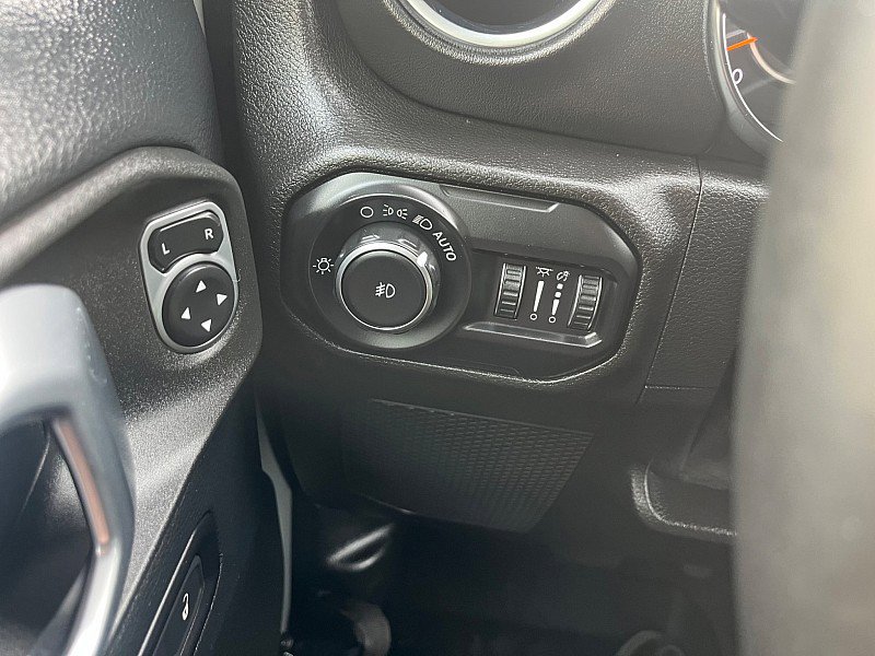 Used 2019 Jeep Wrangler Unlimited Sahara w/ Dual Top Group image 36