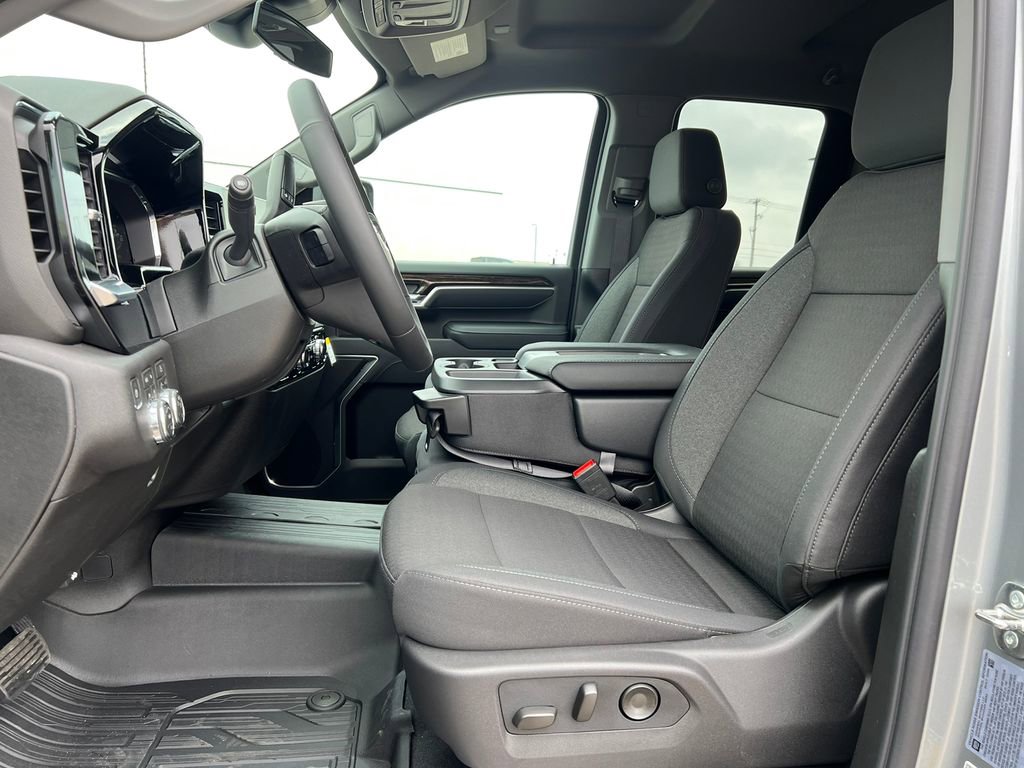 New 2026 GMC Sierra 2500 SLE w/ SLE Value Package; image 4