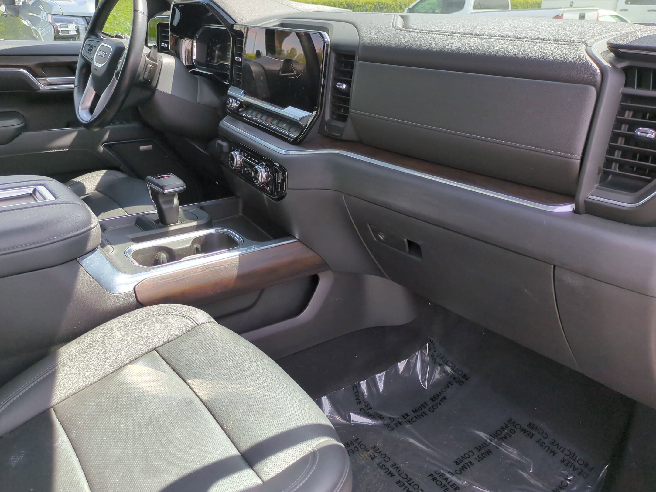 Used 2022 GMC Sierra 1500 SLT w/ SLT Premium Plus Package AWD/4WD image 45