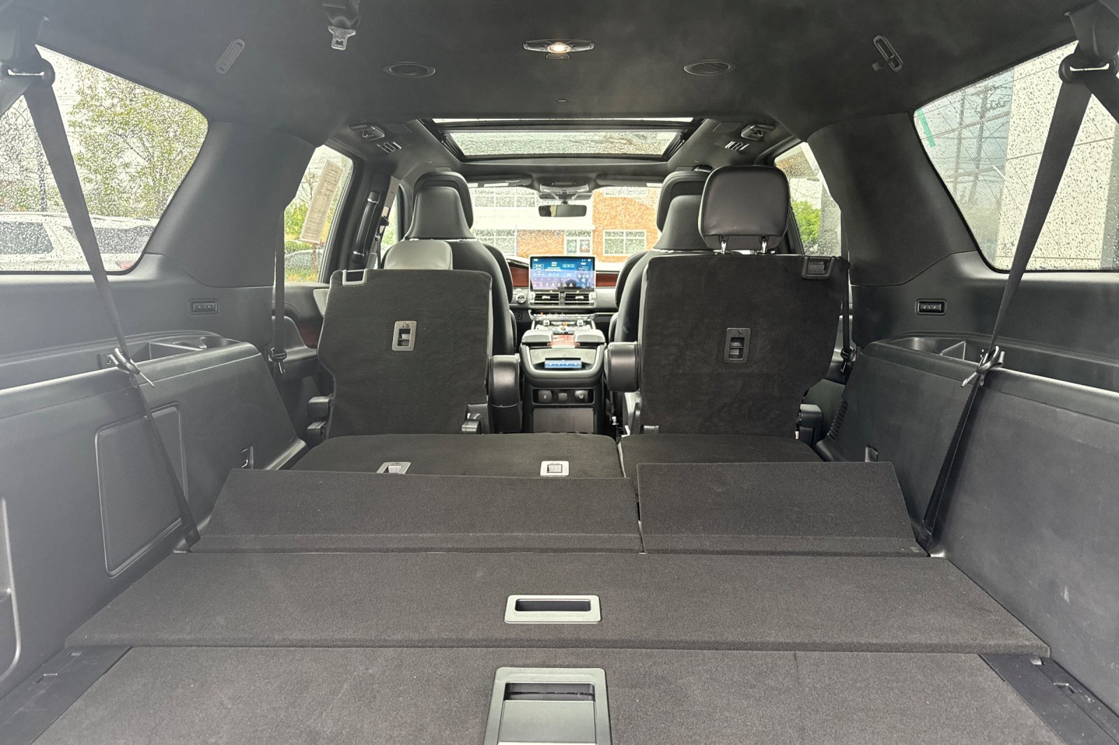 Certified 2024 Lincoln Navigator L Reserve AWD/4WD image 16