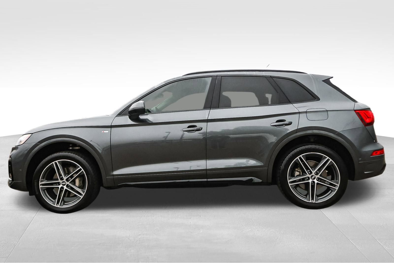 Used 2022 Audi Q5 e Prestige w/ Prestige Package image 8