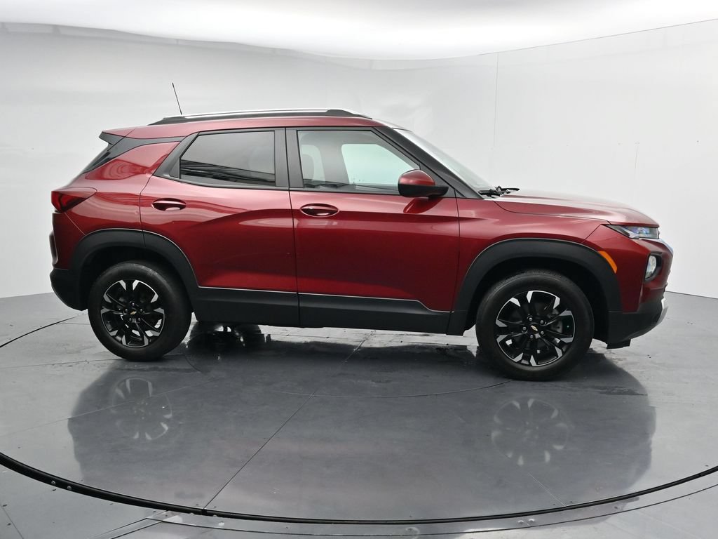 Used 2022 Chevrolet TrailBlazer LT w/ Convenience Package AWD/4WD image 9