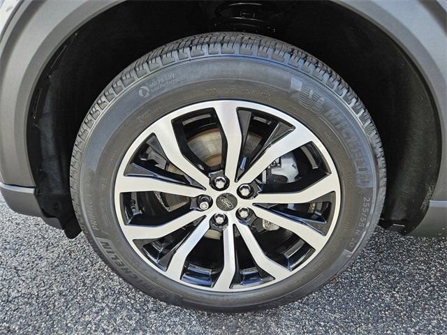 Used 2022 Ford Explorer ST-Line RWD image 18