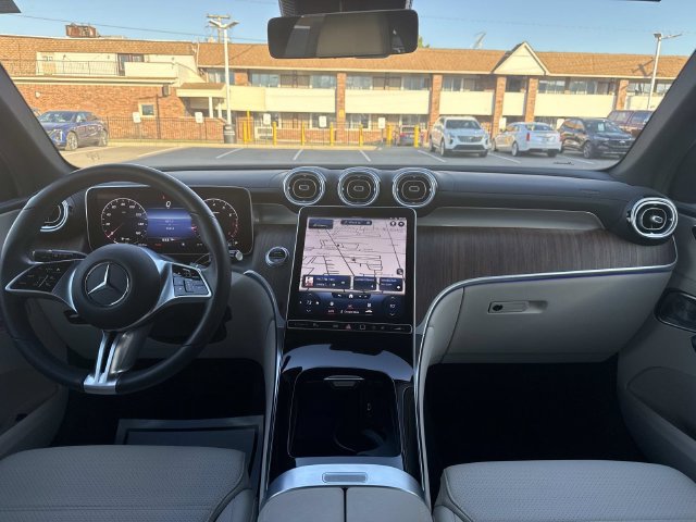 Used 2023 Mercedes-Benz GLC 300 4MATIC image 65