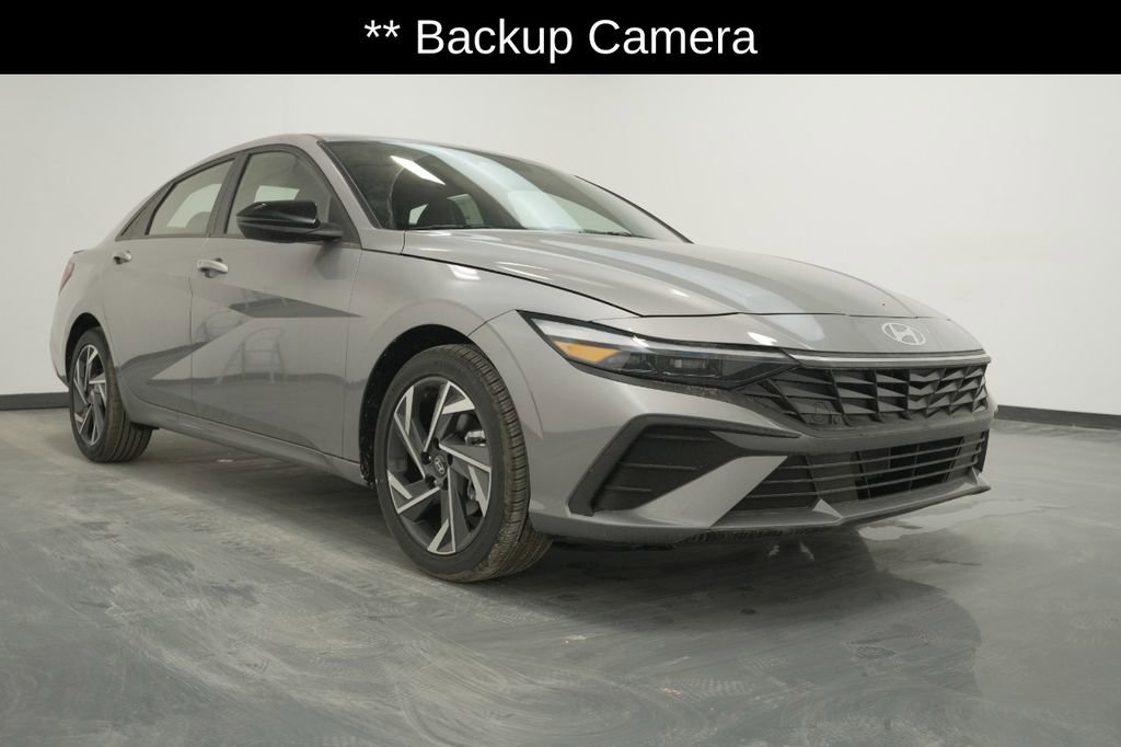 Certified 2025 Hyundai Elantra Sport image 2