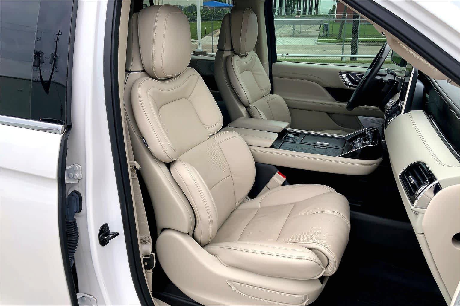 Used 2019 Lincoln Navigator Reserve AWD/4WD image 9