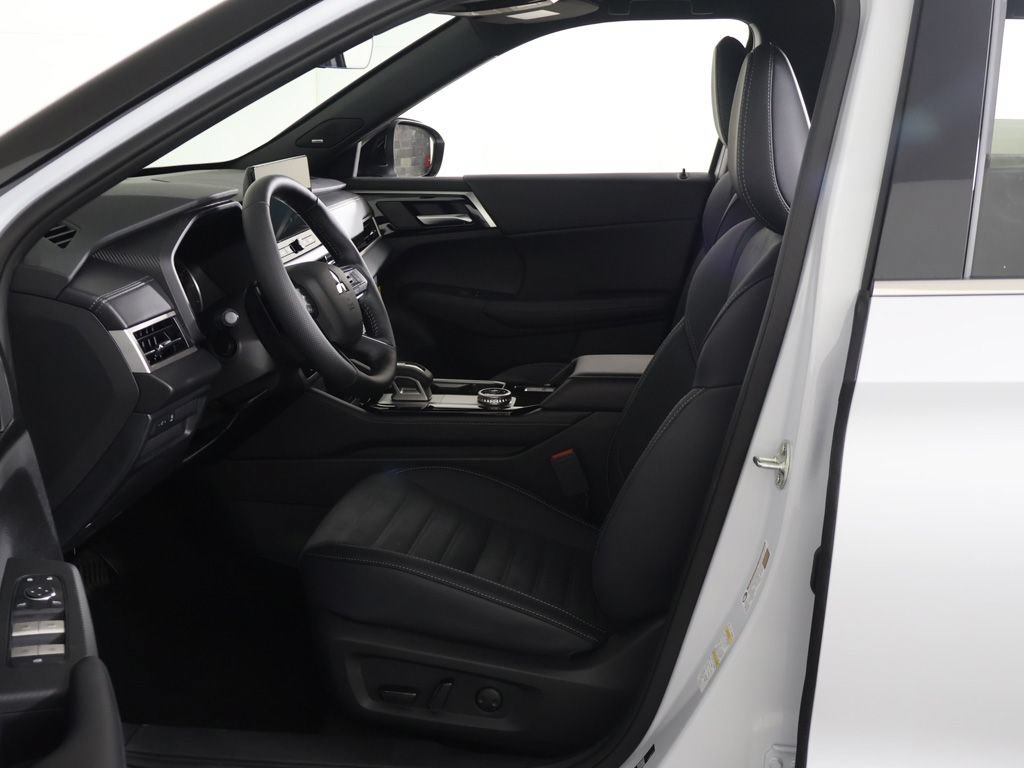 New 2026 Mitsubishi Outlander LE AWD/4WD image 27