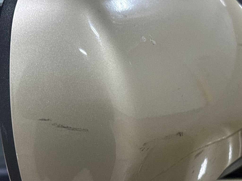 Used 2010 Kia Sedona LX image 32