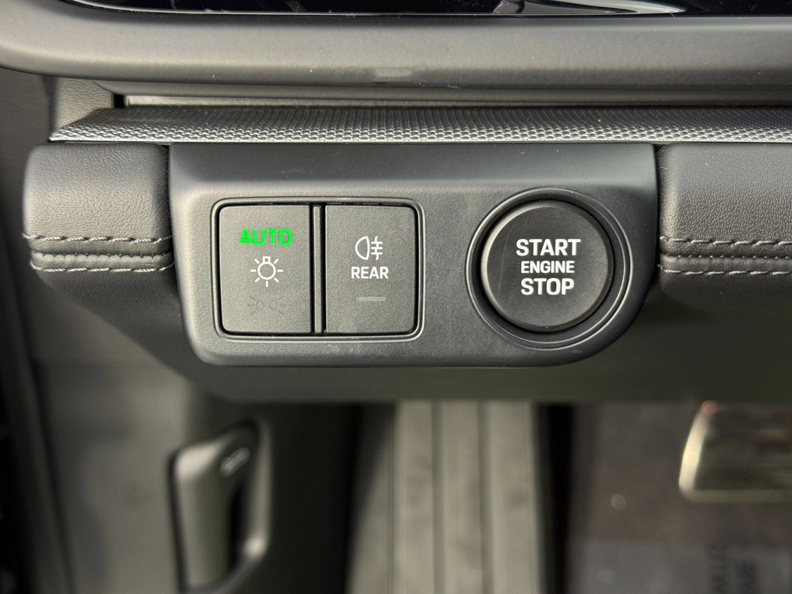 Used 2025 Porsche Panamera 4S w/ Premium Package image 19