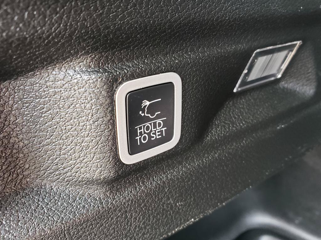 Used 2022 Jeep Grand Cherokee L Limited AWD/4WD image 10
