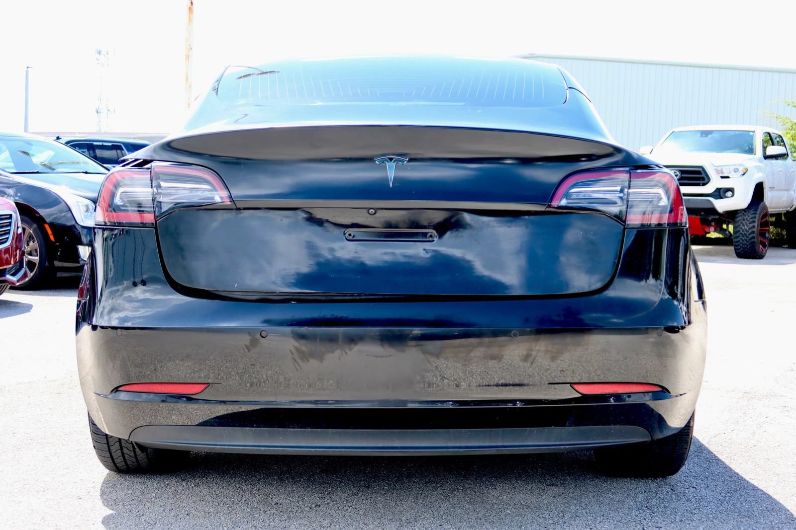 Used 2019 Tesla Model 3 Mid Range RWD image 3