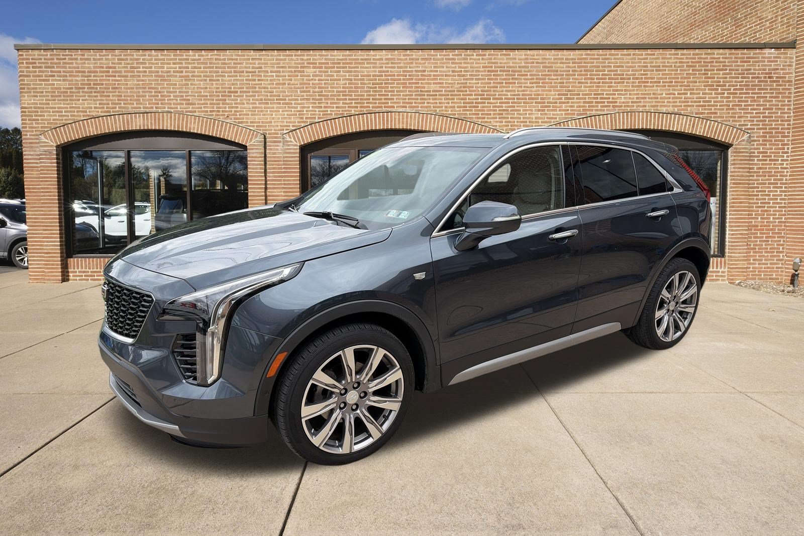Used 2019 Cadillac XT4 Premium Luxury w/ Enhanced Visibility Package AWD/4WD image 8