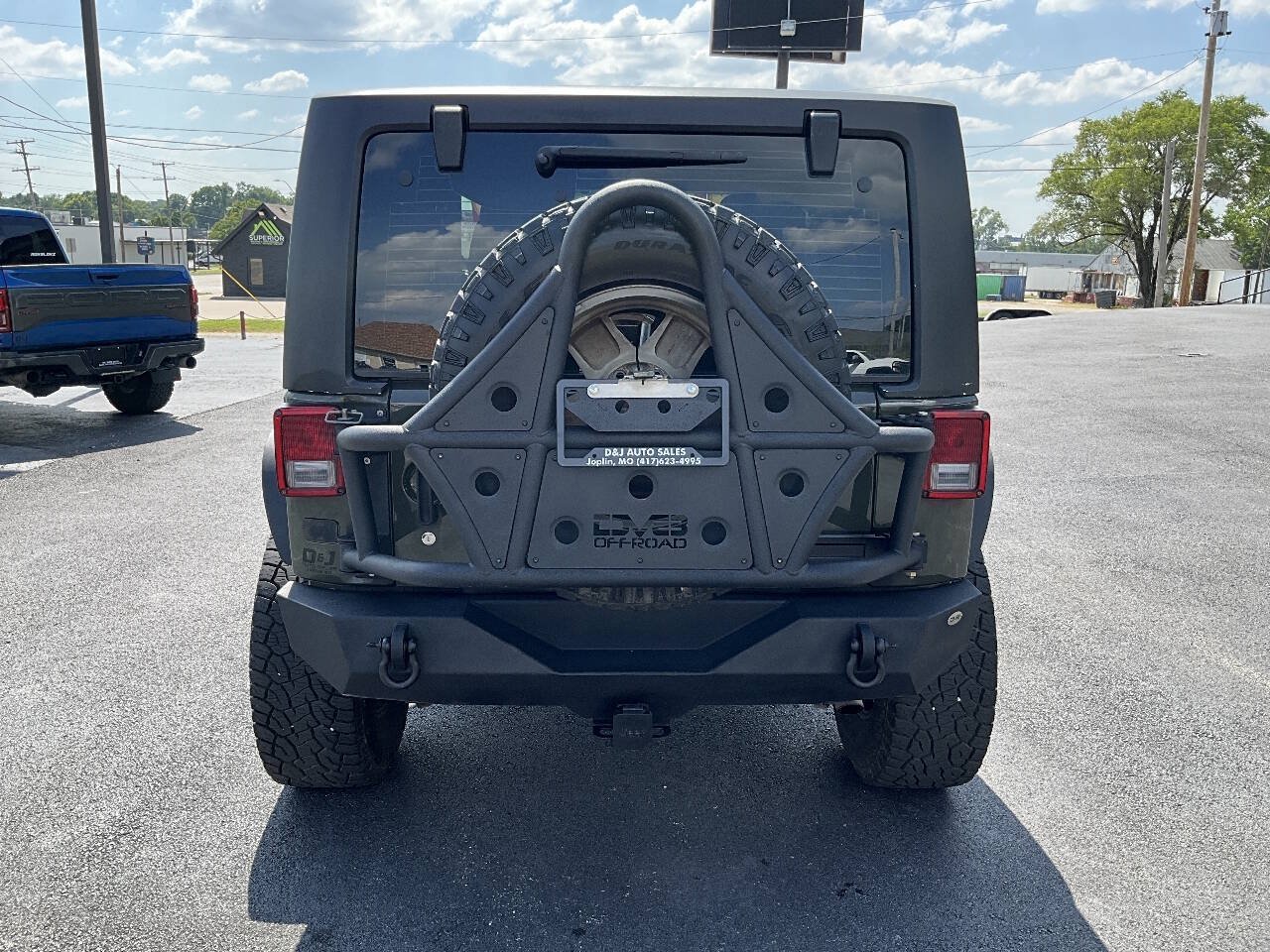 Used 2015 Jeep Wrangler Rubicon w/ Power Convenience Group AWD/4WD image 4