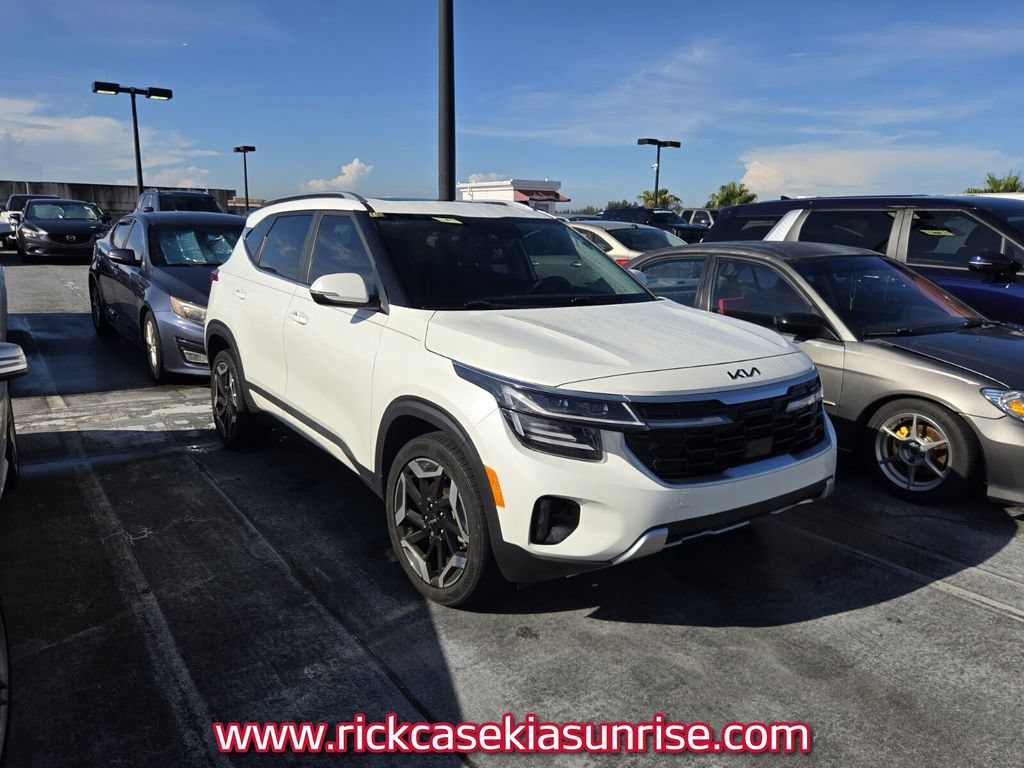 Used 2024 Kia Seltos SX w/ SX Sunroof Package AWD/4WD image 4