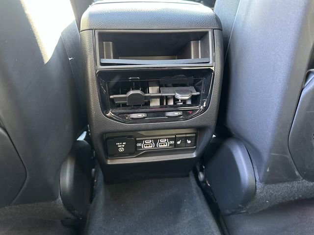 Used 2023 Jeep Grand Cherokee Overland image 16