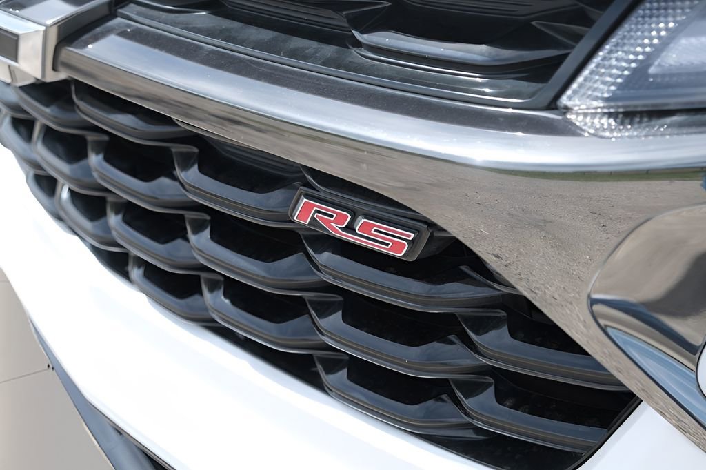 Used 2025 Chevrolet Trax RS w/ Sunroof Package FWD image 37