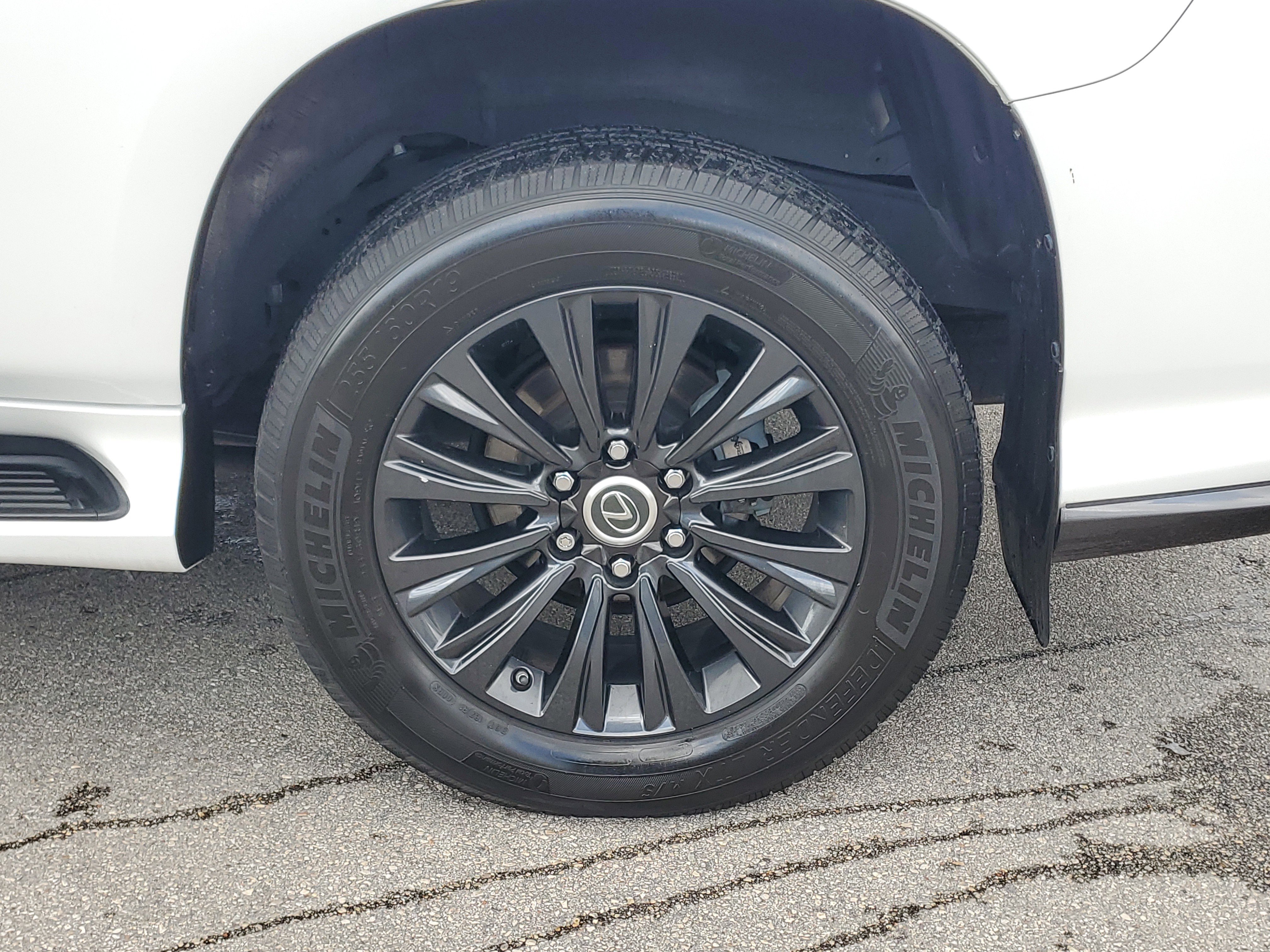 Used 2022 Lexus GX 460 Premium w/ Accessory Package image 35