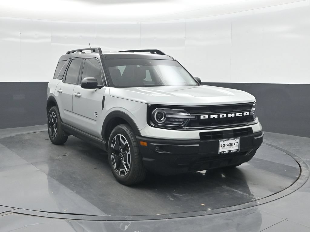 Used 2023 Ford Bronco Sport Outer Banks w/ Tech Package AWD/4WD image 8