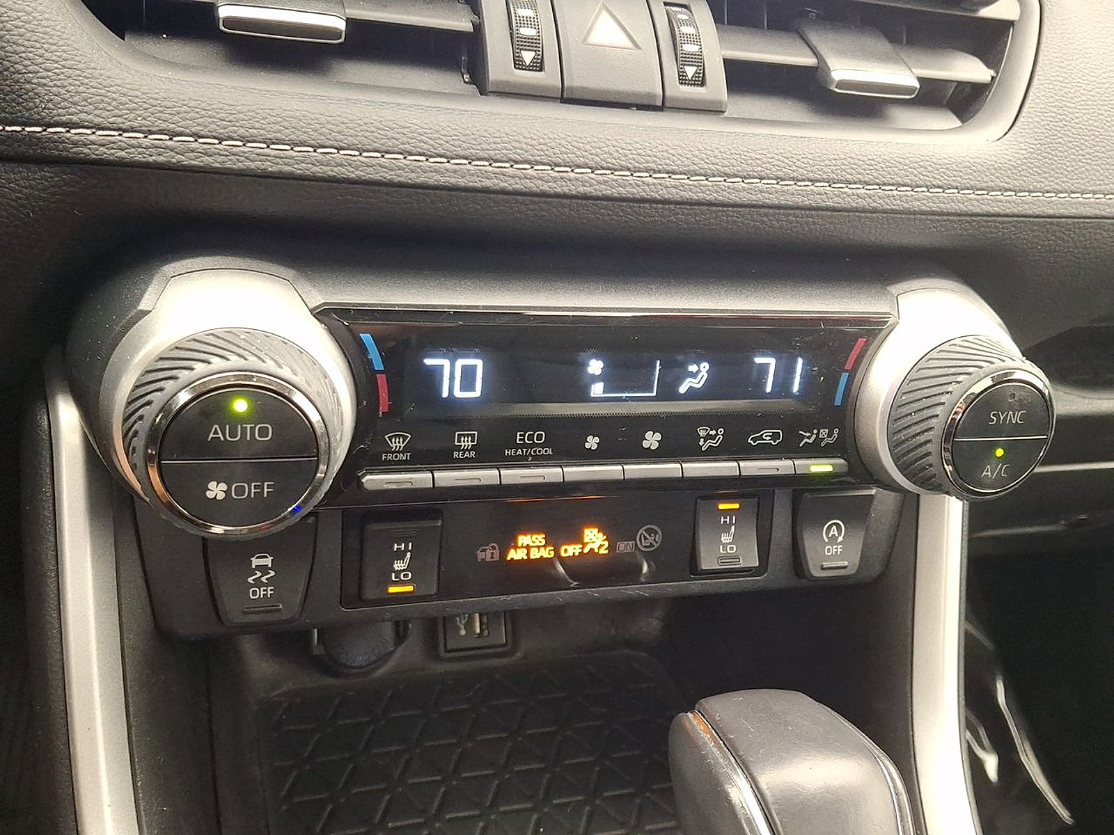 Used 2023 Toyota RAV4 XLE Premium AWD/4WD image 23