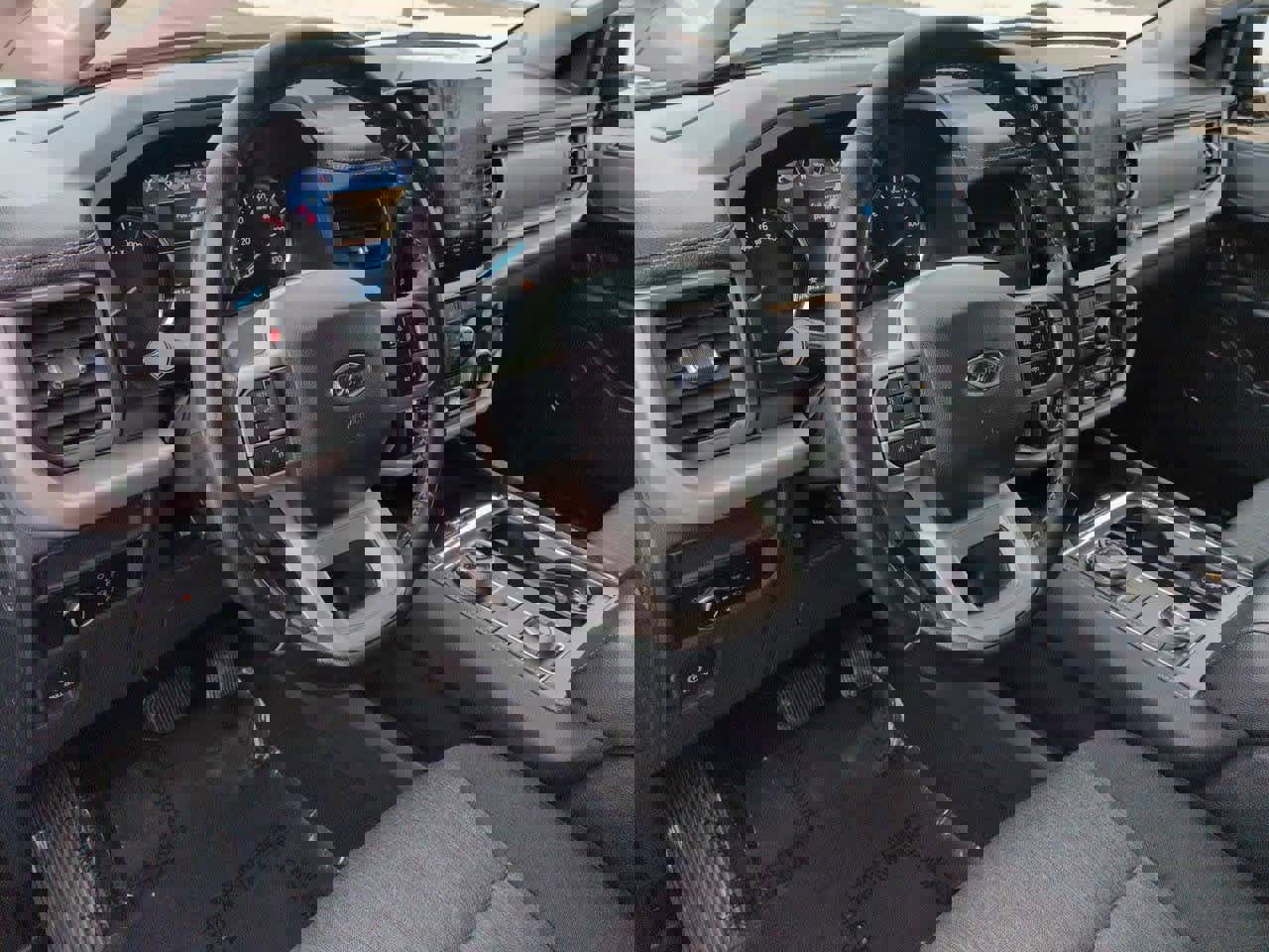 Used 2024 Ford Expedition Max XLT image 2