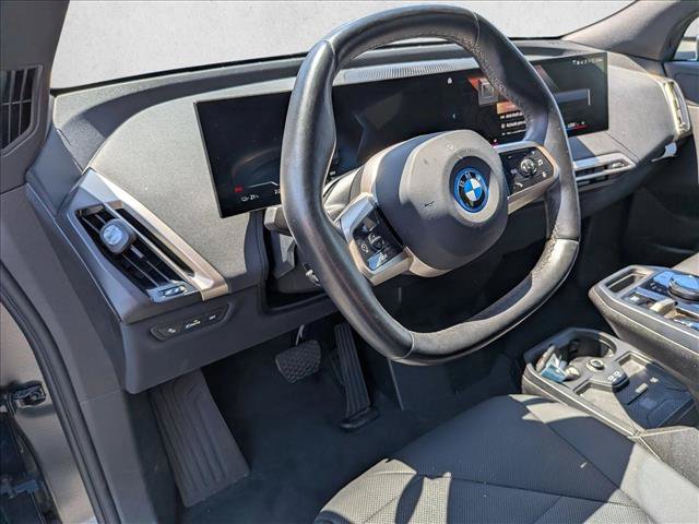 Used 2023 BMW iX xDrive50 w/ Sport Package AWD/4WD image 10