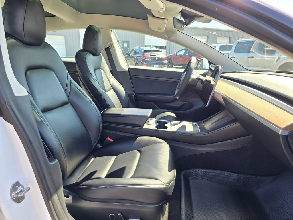 Used 2021 Tesla Model 3 Standard Range Plus RWD image 17
