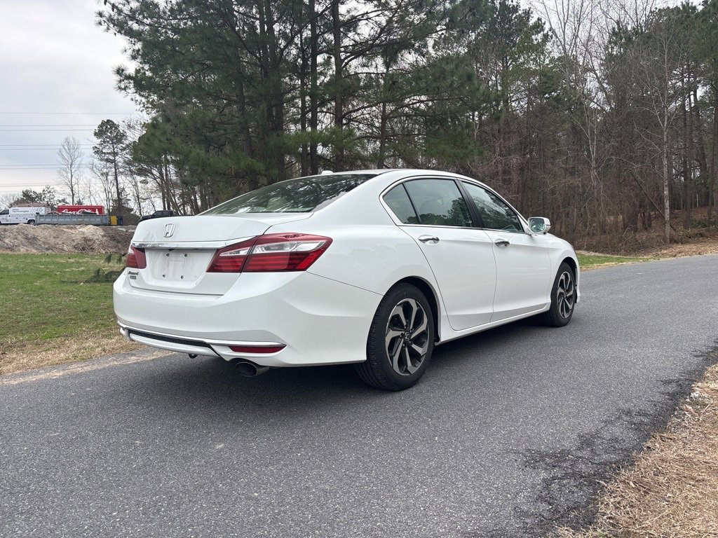 Used 2017 Honda Accord EX-L image 7