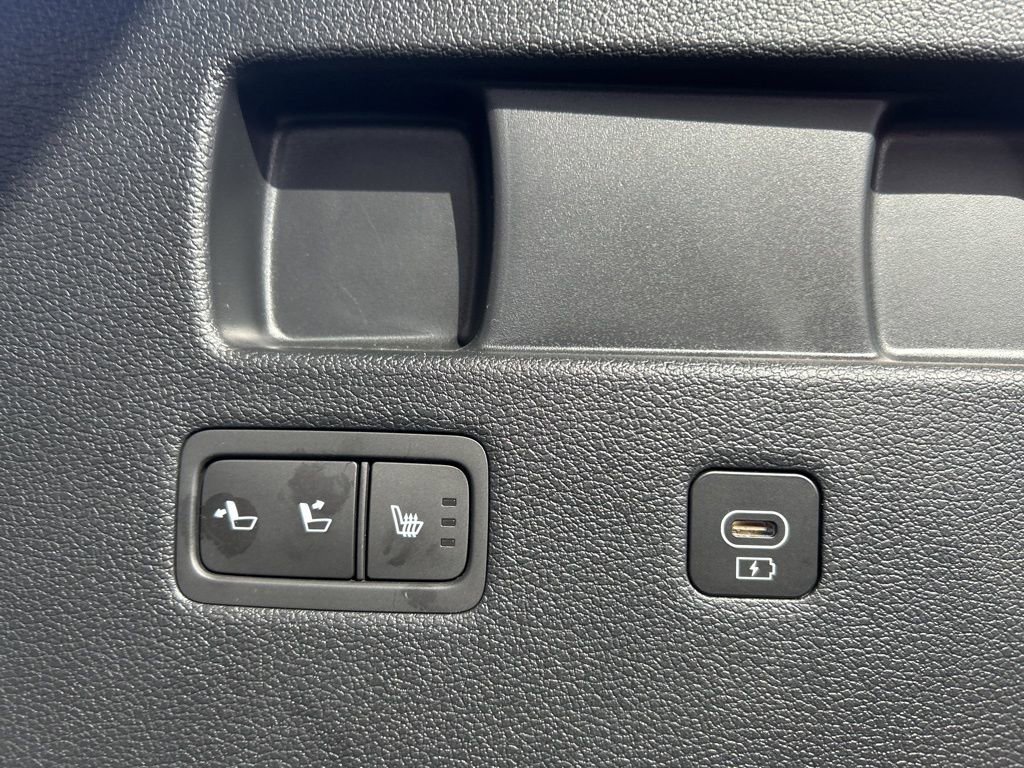 Used 2024 Hyundai Palisade Calligraphy image 32