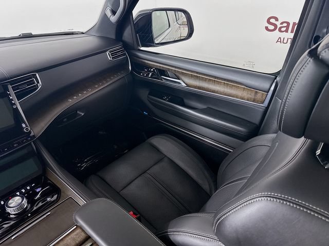 Used 2023 Jeep Grand Wagoneer 4WD w/ Flexible Seating Group image 25