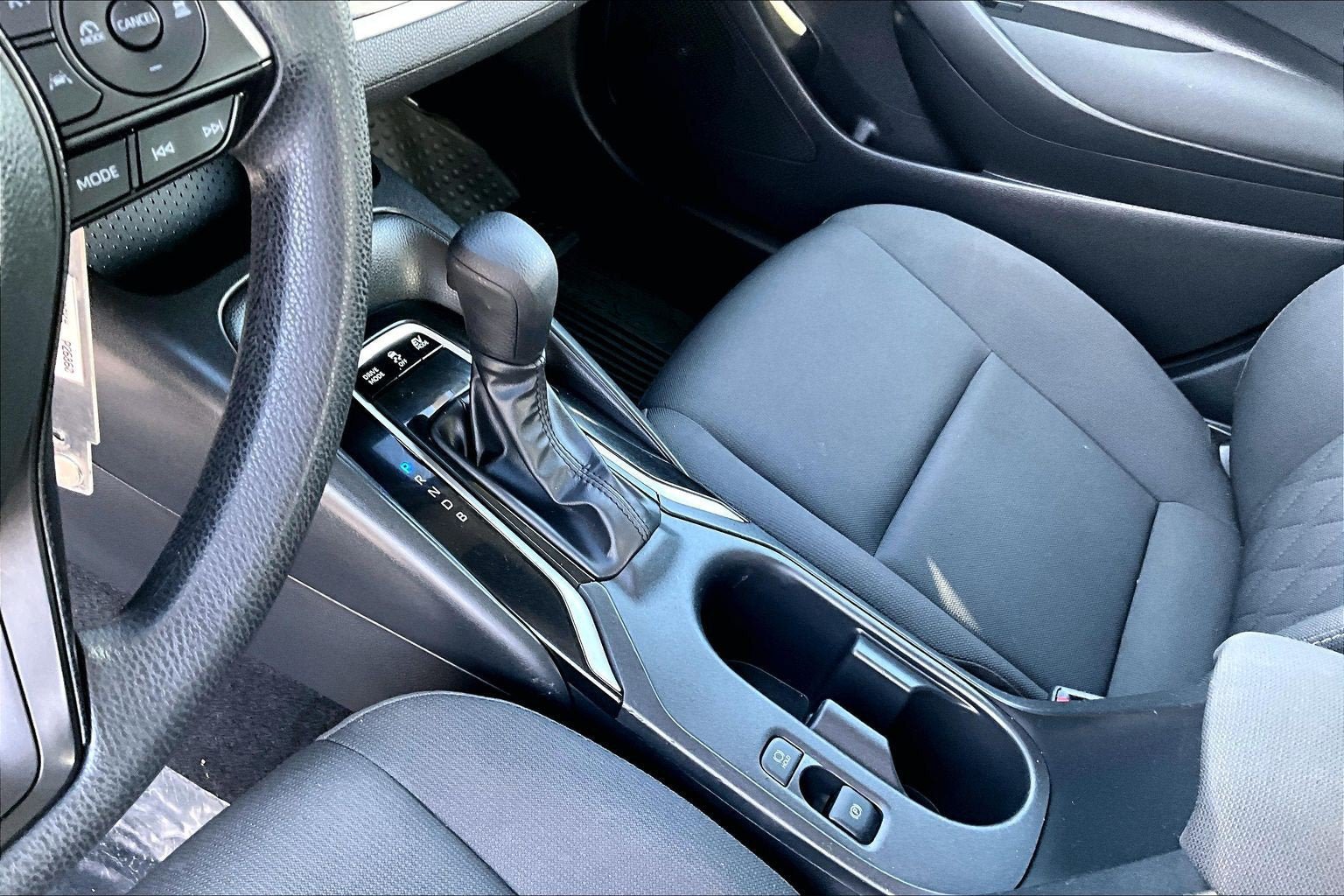 Used 2025 Toyota Corolla LE FWD image 16