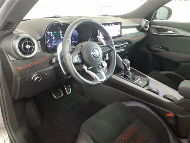 Used 2024 Alfa Romeo Tonale Veloce w/ Active Assist Package image 8