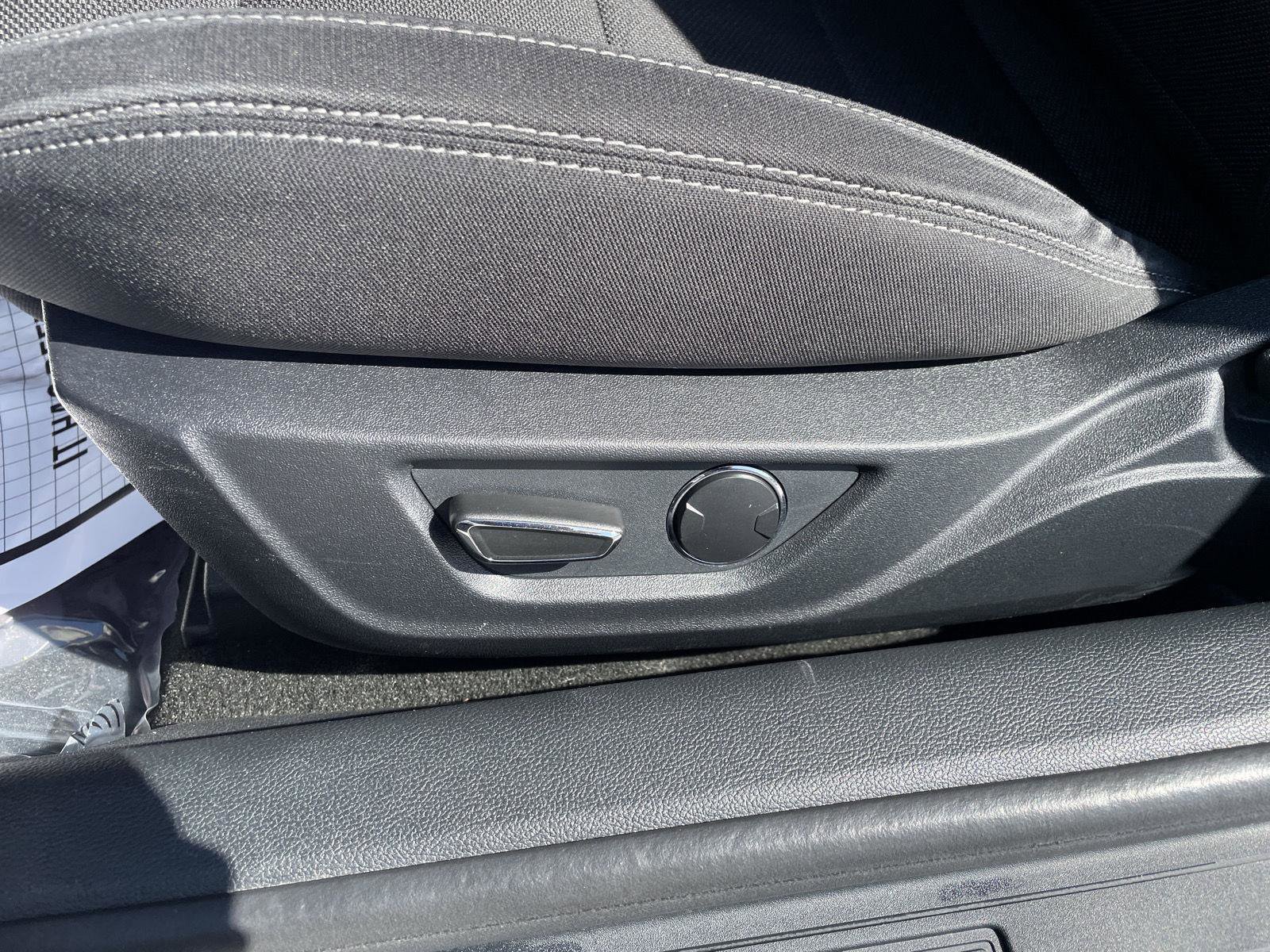 Used 2016 Ford Mustang Coupe w/ Equipment Group 051A image 11