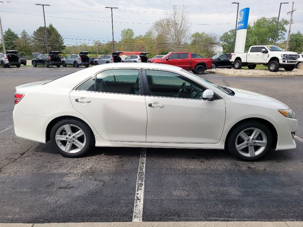 Used 2014 Toyota Camry SE FWD image 4