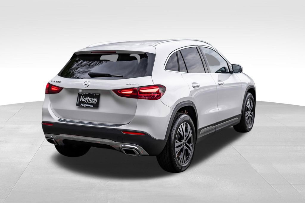 Used 2025 Mercedes-Benz GLA 250 4MATIC image 4