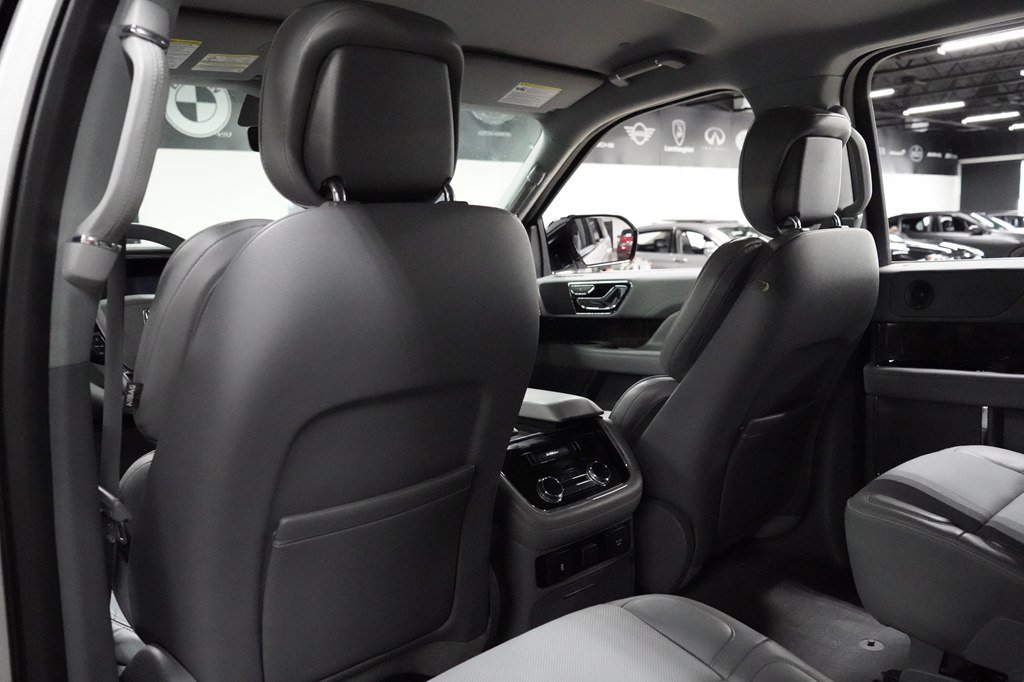 Used 2019 Lincoln Navigator L Select RWD image 20