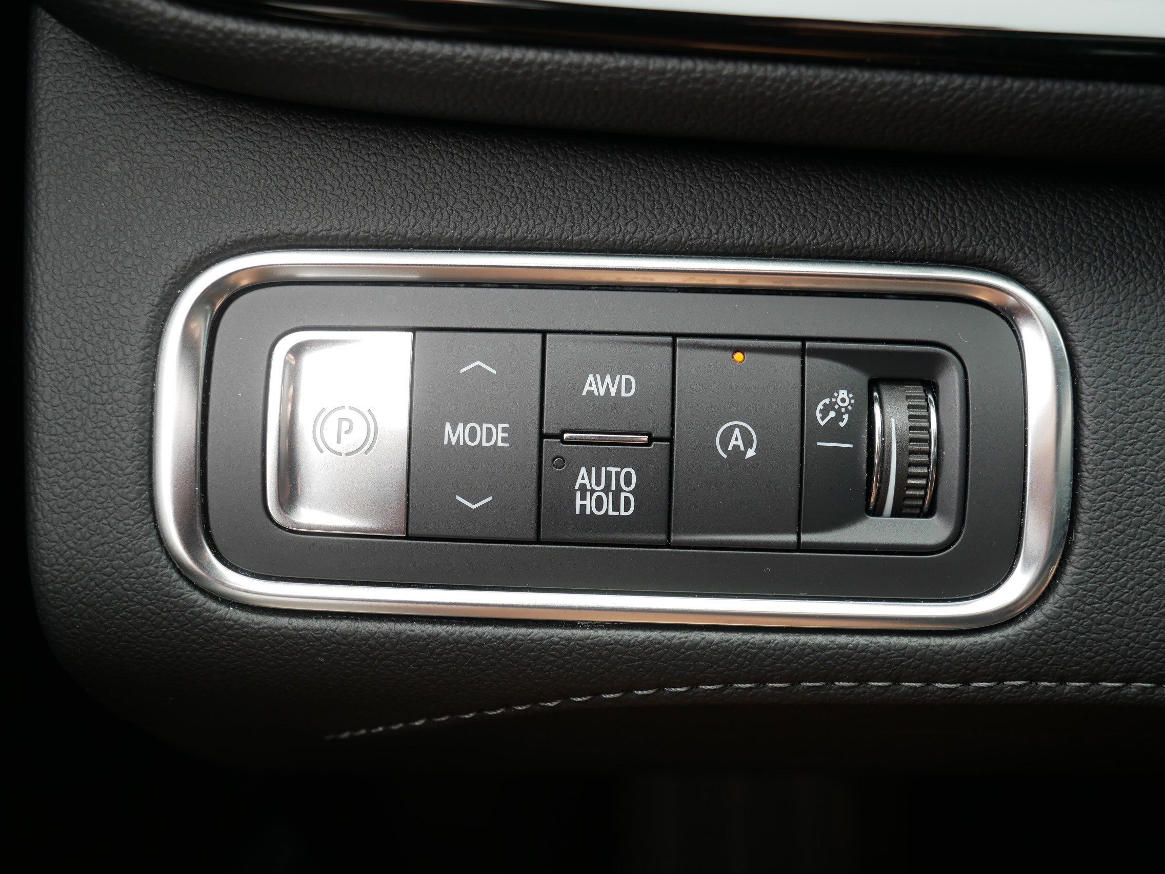 Used 2025 Buick Enclave Preferred AWD/4WD image 26