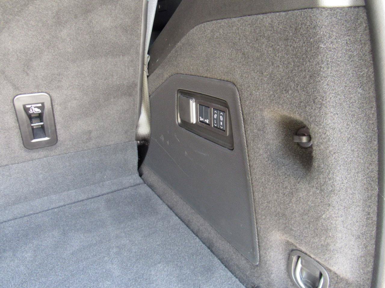 Used 2026 Cadillac Escalade Platinum Sport w/ LPO, ONYX Package AWD/4WD image 52