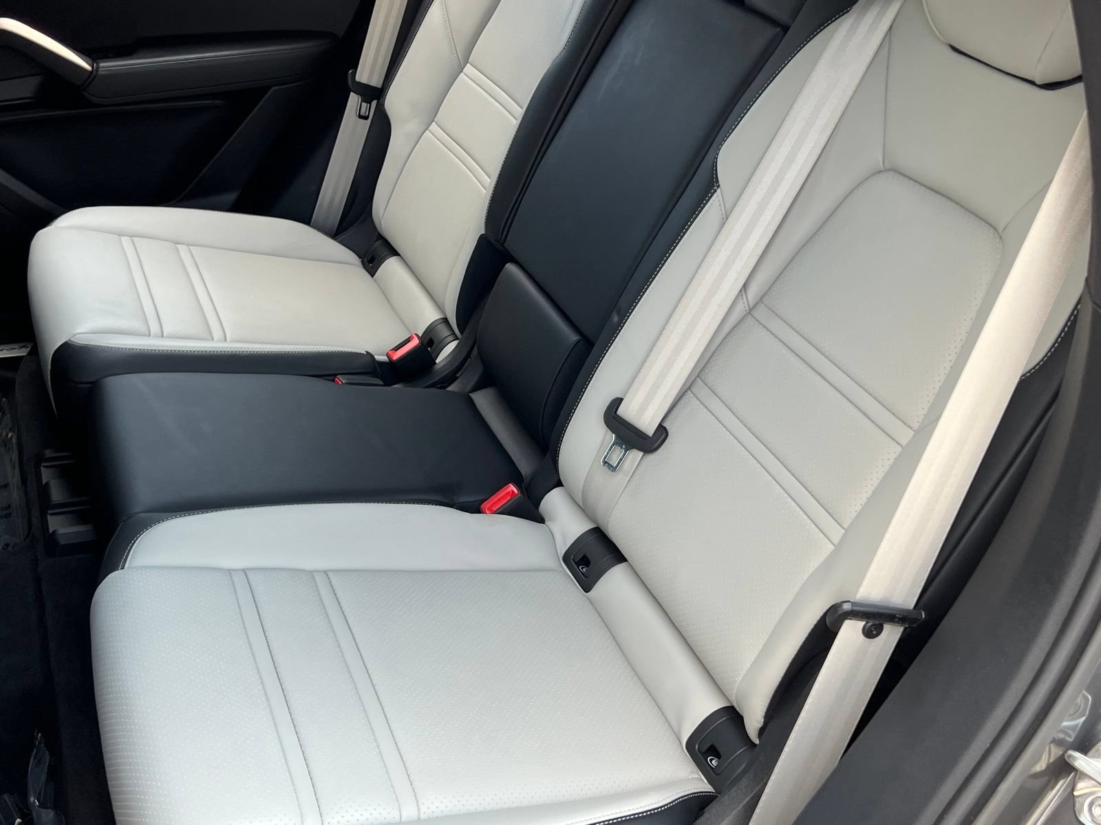 Certified 2025 Porsche Cayenne S AWD/4WD image 17