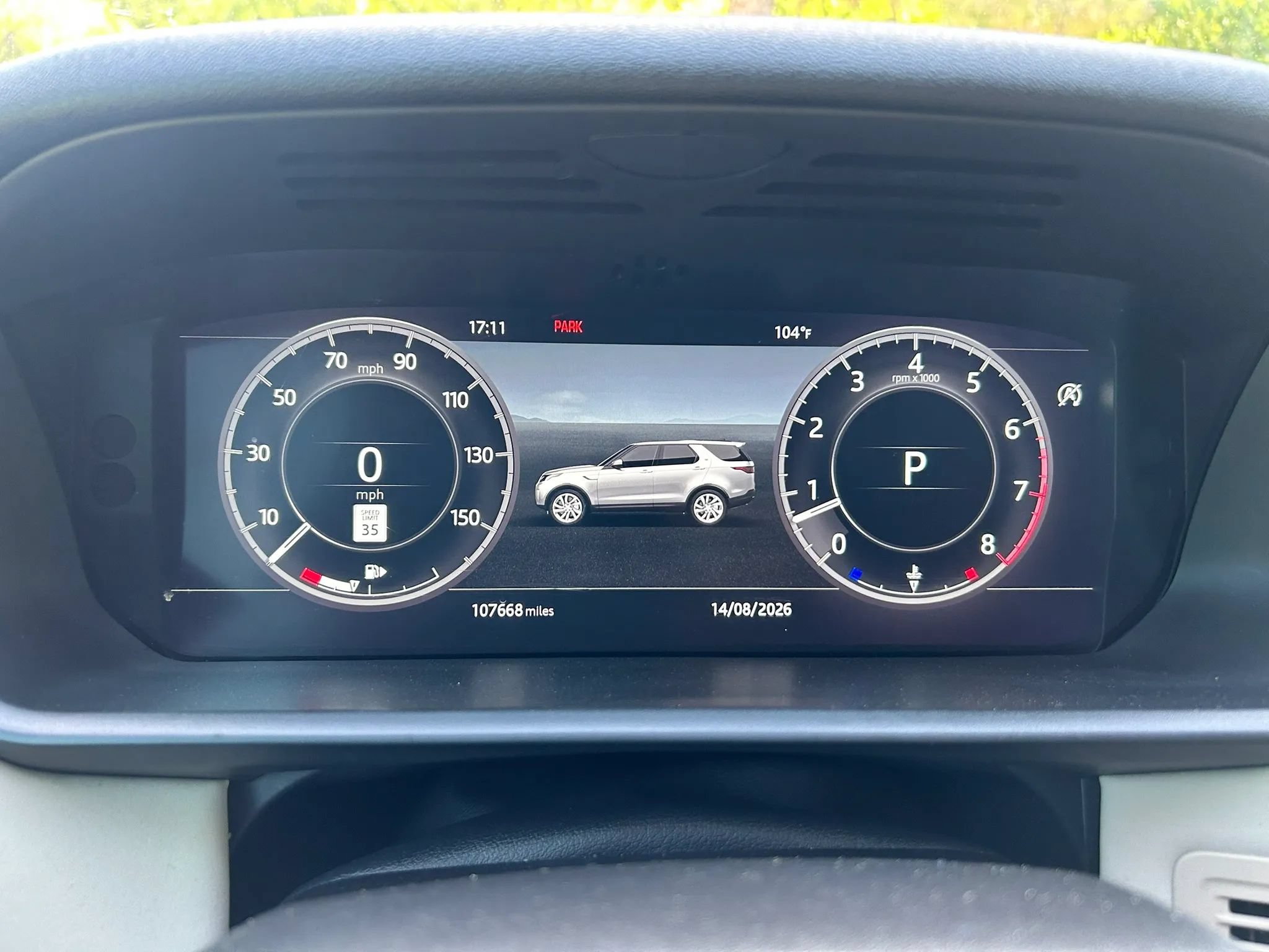 Used 2018 Land Rover Discovery HSE AWD/4WD image 19