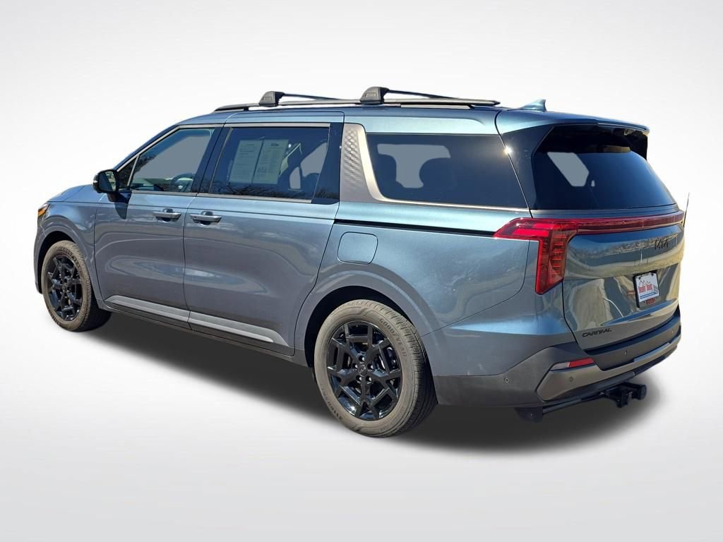 Used 2025 Kia Carnival SX Prestige image 3