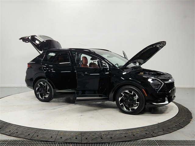 Used 2025 Kia Sportage SX image 9